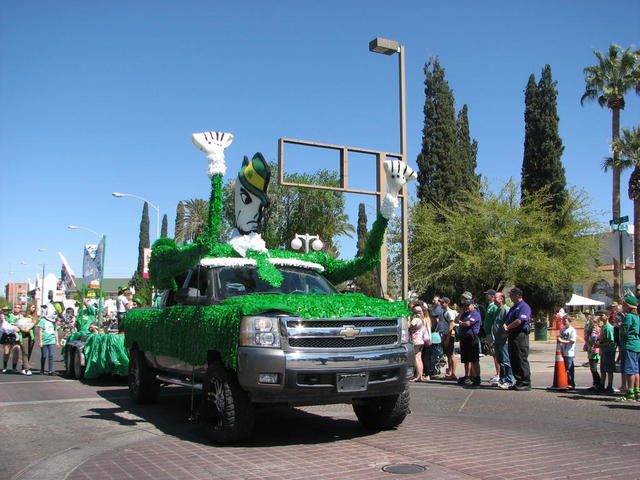 Grand Marshal's Award: McArdle Clan Shenanigans